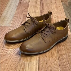 Unworn brand new Amberjack super comfortable men’s dress casual lace up shoe.